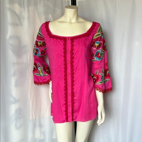NWT Vintage Collection Pink Embroidered Tunic Top - Picture 1 of 8